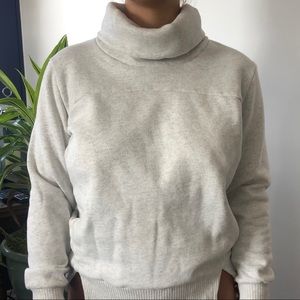 Alo Yoga grey turtleneck sweater